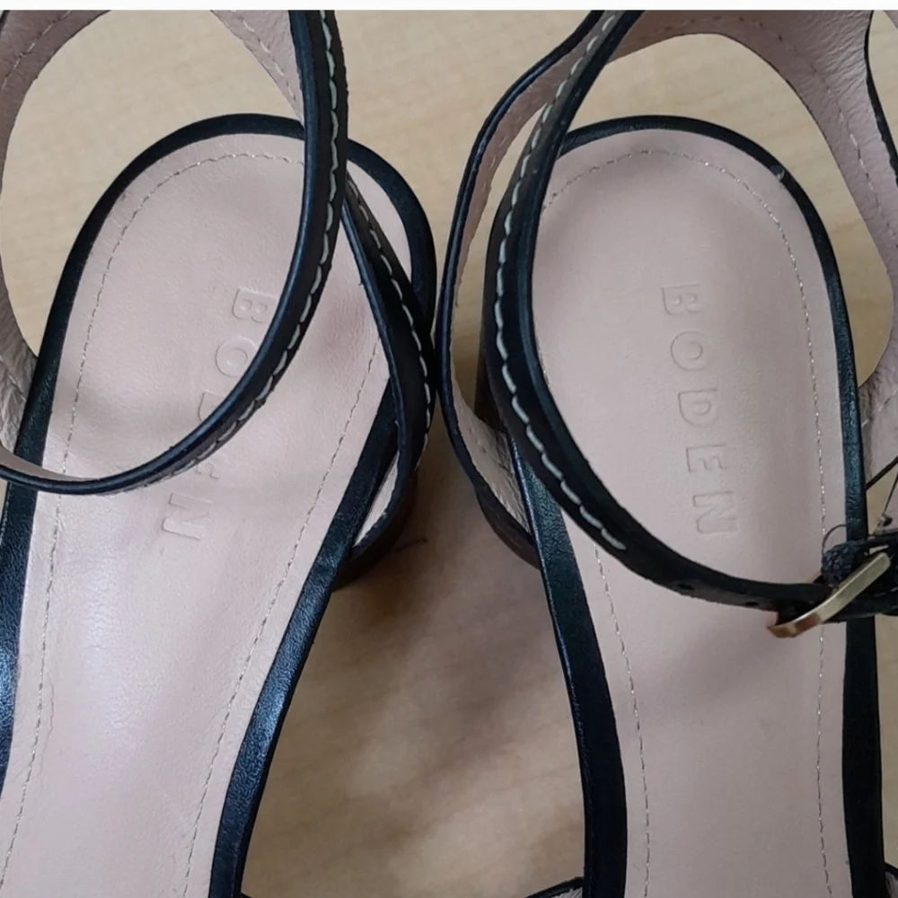 Boden black white